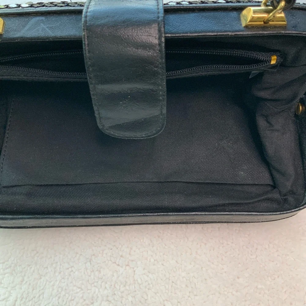 Vintage Satchel Bag Black Mesh Evening Holiday Hinge Close